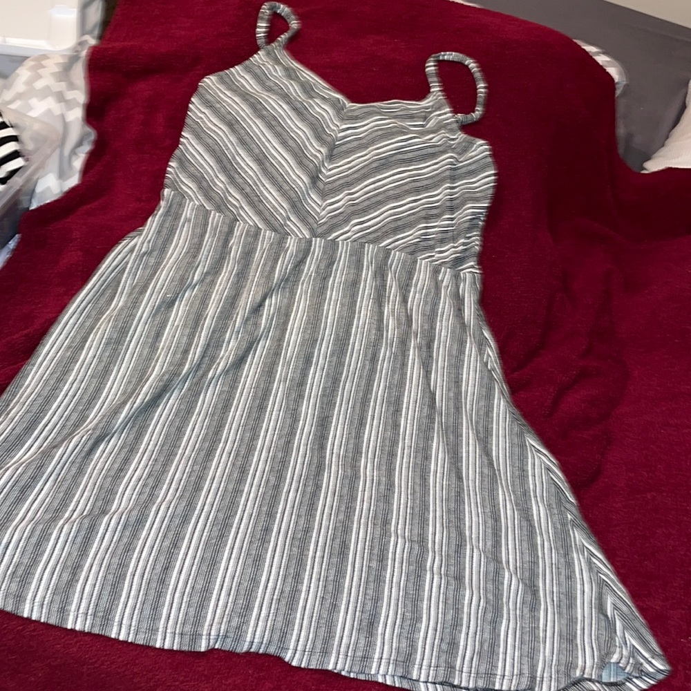 Women’s dress size L